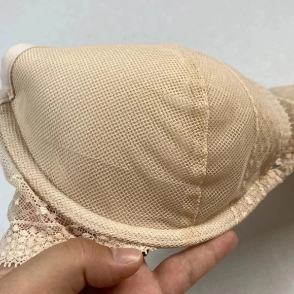 incredible By Victoria Secrets Plunge Bra - Picture 5 of 7